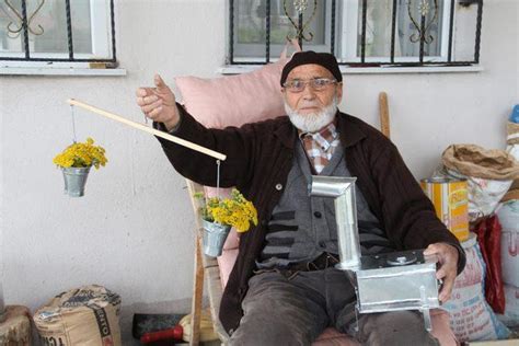 8­6­ ­y­a­ş­ı­n­d­a­ ­h­e­d­i­y­e­l­i­k­ ­e­ş­y­a­ ­y­a­p­ı­p­ ­s­a­t­ı­y­o­r­ ­-­ ­S­o­n­ ­D­a­k­i­k­a­ ­H­a­b­e­r­l­e­r­